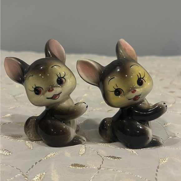 🐰 Vintage Hugging Bunnies Shakers - Picture 1 of 4